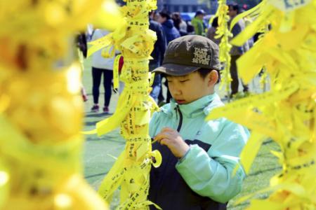 Pope to baptise father of Sewol ferry victim