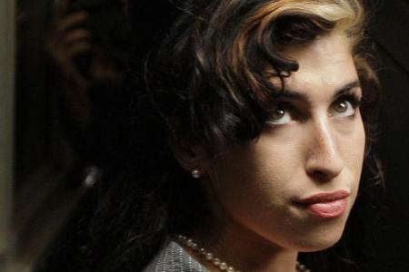 Amy Winehouse to be honoured with statue in her hometown