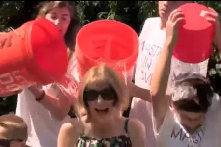 Vogue's ice queen Anna Wintour does the Ice Bucket Challenge