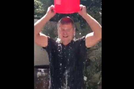 Matt Damon uses toilet water for ice bucket challenge