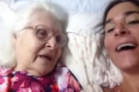 Video: Touching moment when mother with Alzheimer's tells daughter 'I know (you)'