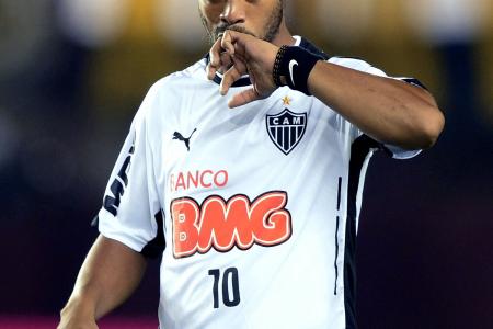 English non-league team bid for Ronaldinho