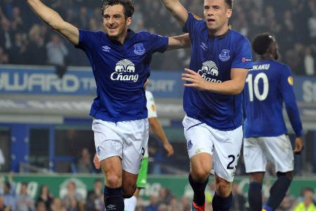 Everton return to Europa League in style with 4-1 win