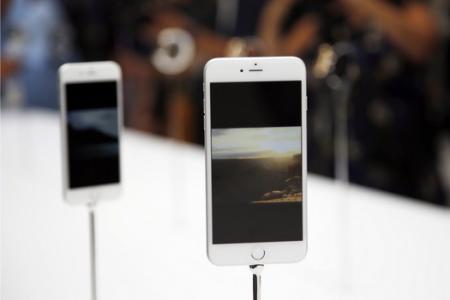Why are people dropping the iPhone 6? For science, of course