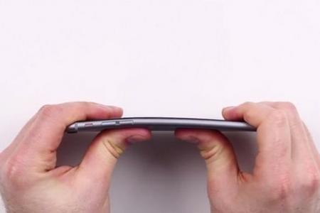 Gasp! Is the iPhone 6 Plus bending in people's pockets?
