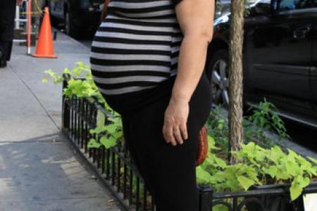 WATCH: Cops throw 5-month-pregnant woman to the pavement in New York