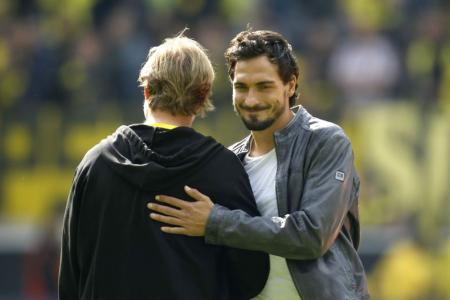Hummels: United interest a compliment, but I'm happy at Dortmund