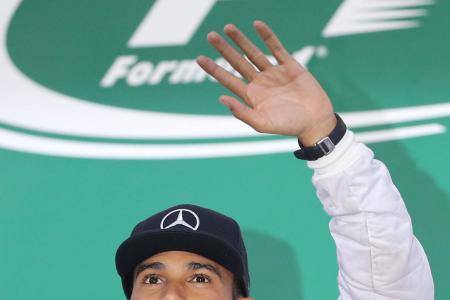 Formula One: Hamilton wins chaotic Japanese Grand Prix