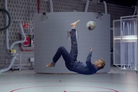 Barcelona players stretch out in new denim ad
