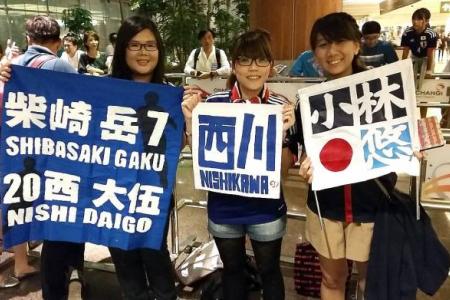 Fanfare at Japan's arrival  at Changi airport