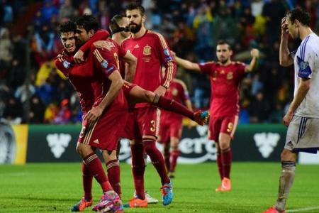 Euro 2016 qualifiers: Diego Costa finally scores as Spain get back to winning ways