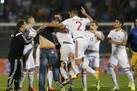 Euro 2016 qualifiers: Serbia-Albania match abandoned after mass brawl 