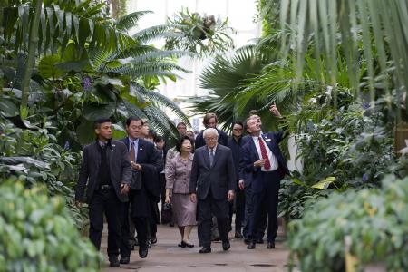President Tony Tan visits Royal Botanic Gardens in London