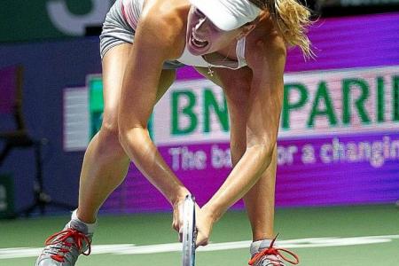 Disastrous second set costs Sharapova s-final berth