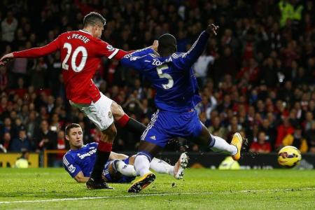 Drogba, van Persie ensure Chelsea, Man Utd share the points