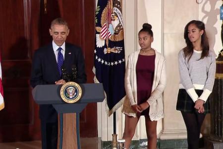 WATCH: Turkey pardoning ceremony at the White House bores Obama's daughters