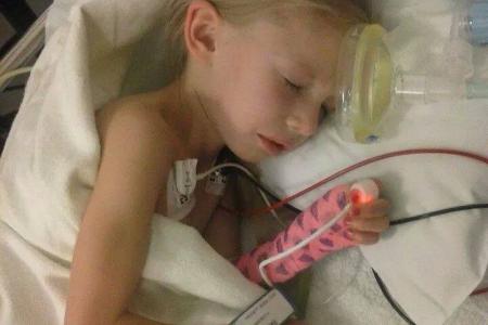 Family of dying girl, 6, wants to get her a lifetime of Christmas cards