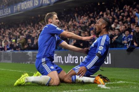 EPL round-up: Drogba keeps Chelsea train running while Aguero keeps City in the fight