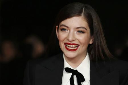 Lorde says she's gotten 'amazing furniture, shoes, hats' from going through others' rubbish