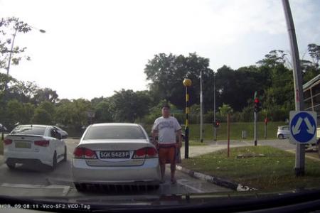 4 other inconsiderate and dangerous road incidents in Singapore 