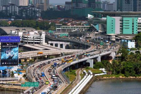 Malaysia to charge S$7.55 entry fee for Singapore vehicles from middle of next year
