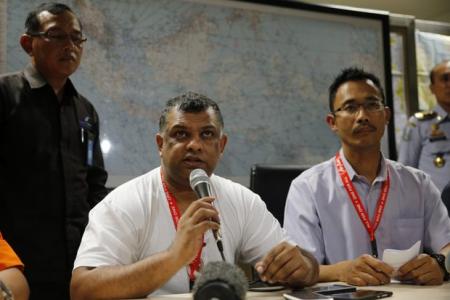 Air Asia QZ8501: Tony Fernandes says this is his 'worst' nightmare, cause of flight disappearance still unclear