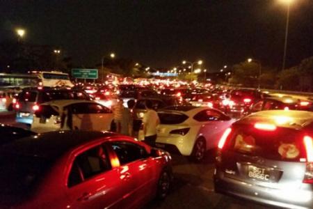 WATCH: Motorists stuck in jam for hours at Second Link, trying to get back to Singapore
