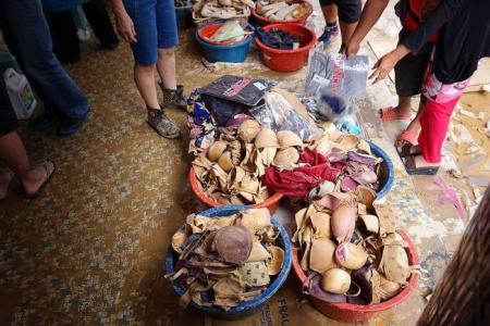M'sian floods:  Fancy buying muddy bras for 40 cents?