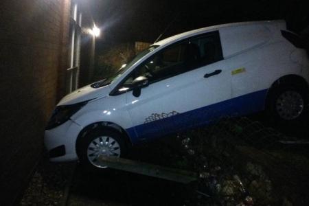#epicfail: Drink-driving suspect crashes car into UK police station wall