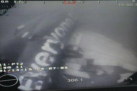 S'pore Navy ship finds crashed AirAsia jet's fuselage - Ng Eng Hen
