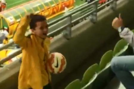 WATCH: Tim Cahill shows off his skills to pick his son out from stands