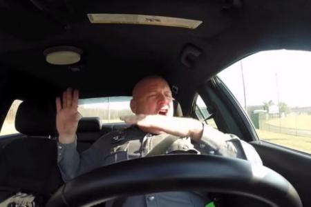 WATCH: Cop dances to Taylor Swift's Shake It Off ... and Swift loves it