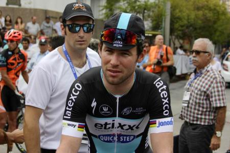 WATCH: Cyclist Mark Cavendish rips into a journalist over doping question
