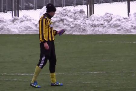WATCH: Ukrainian footballer takes a phone call - during the match!