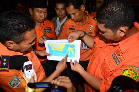 Indonesia resumes search for AirAsia victims