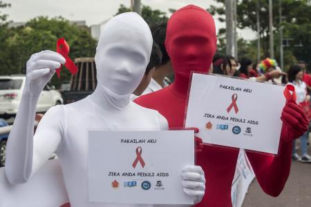Indonesian minister says second-hand clothes could spread HIV