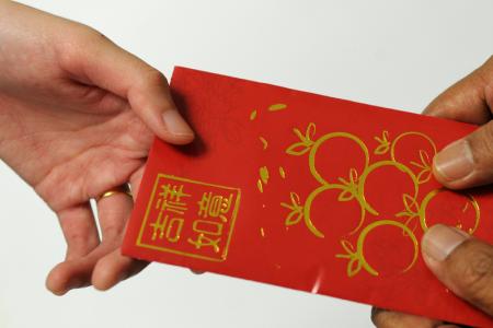 Thieves walk away with all of couple's wedding hongbao money
