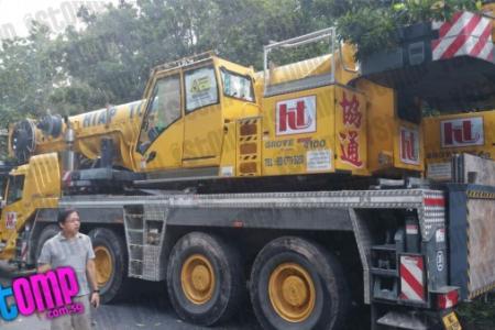 WATCH: Mobile crane rams into 12 vehicles along KJE