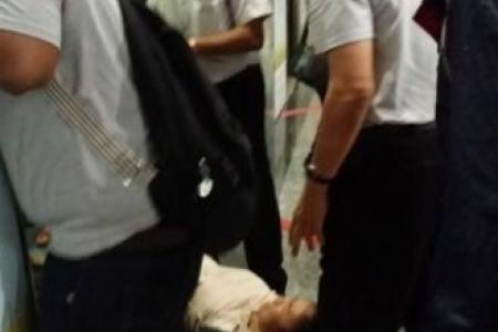 MRT staff & commuters to the rescue: They freed student whose leg was stuck in platform gap