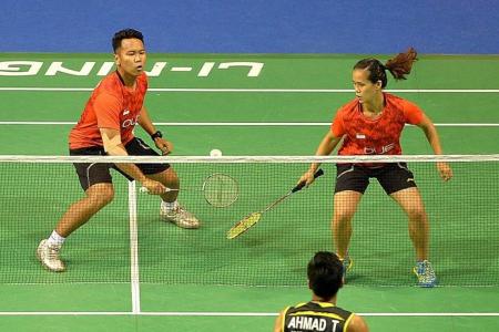 Singapore pair outplayed