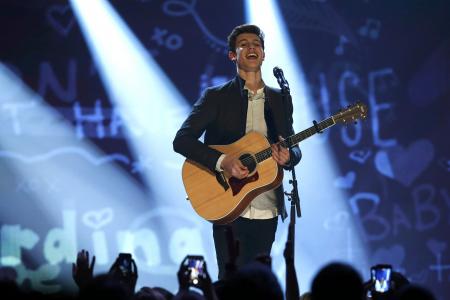 Shawn Mendes, who? 16-year-old, said to be the new Justin Bieber, tops charts