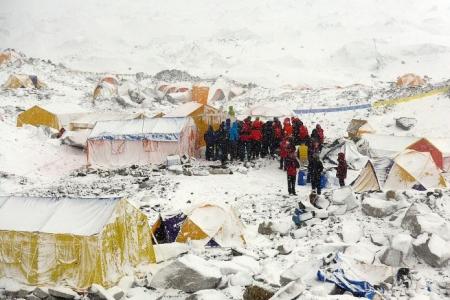 S'pore Everest team's narrow escape from avalanche in Nepal