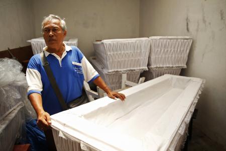 Man keeps wife's body in ice coffin for five months