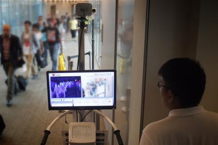 Man who came into contact with MERS patient insists on flying