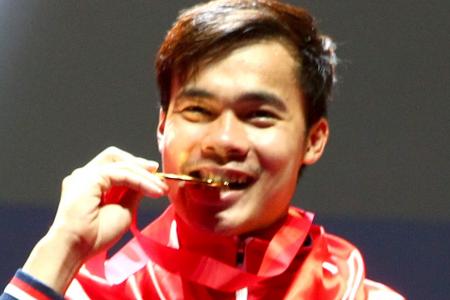 Vietnamese fencing gold-medallist eyes bigger prize