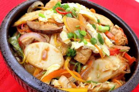 Hed Chef: Stir-fried rice cakes