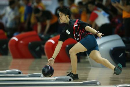 Bowlers collect one gold and two silvers on Day 3