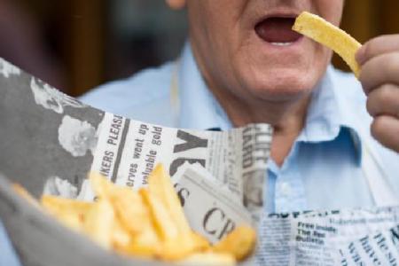Illiterate drunk tries to rob bookies, but ends up in fish and chips shop 