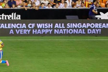 Valencia CF wish Singapore Happy Birthday