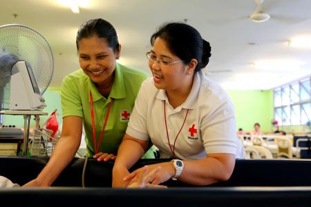 Myanmar nurse overcomes language barrier to excel at job